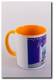 Krimi-Minnies Weihnachtstasse goldgelb